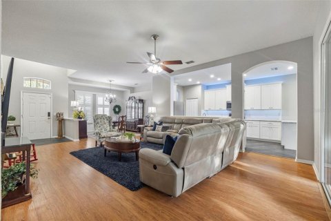 House in Plant City, Florida 3 bedrooms, 190.36 sq.m. № 1885215 - photo 11