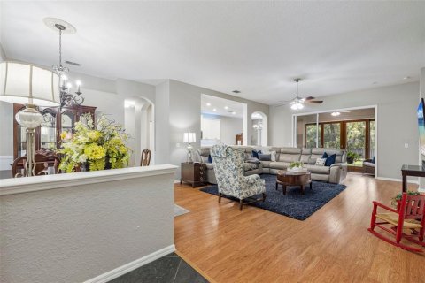 House in Plant City, Florida 3 bedrooms, 190.36 sq.m. № 1885215 - photo 9