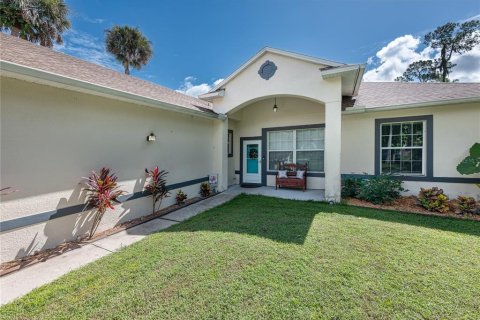 House in Geneva, Florida 4 bedrooms, 257.53 sq.m. № 1914953 - photo 28