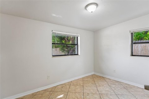 Villa ou maison à vendre à Tampa, Floride: 4 chambres, 130.99 m2 № 2398647 - photo 15