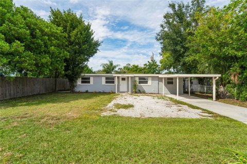 Villa ou maison à Tampa, Floride 4 chambres, 130.99 m2 № 2398647