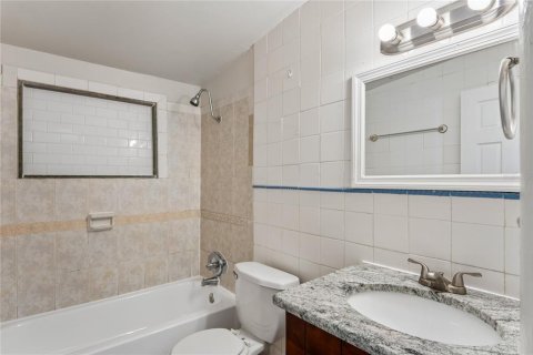 Villa ou maison à vendre à Tampa, Floride: 4 chambres, 130.99 m2 № 2398647 - photo 17