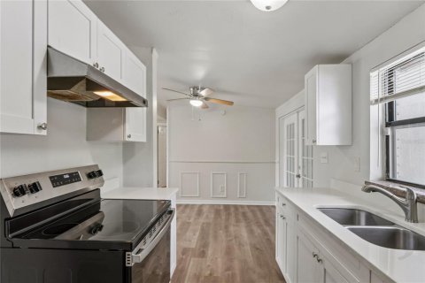 Villa ou maison à vendre à Tampa, Floride: 4 chambres, 130.99 m2 № 2398647 - photo 7