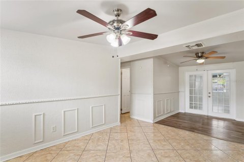 Villa ou maison à vendre à Tampa, Floride: 4 chambres, 130.99 m2 № 2398647 - photo 3