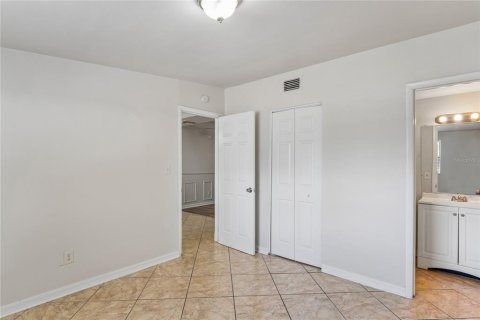 Villa ou maison à vendre à Tampa, Floride: 4 chambres, 130.99 m2 № 2398647 - photo 19