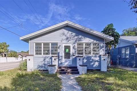 Casa en alquiler en Tampa, Florida, 2 dormitorios, 124.49 m2 № 1856628 - foto 2