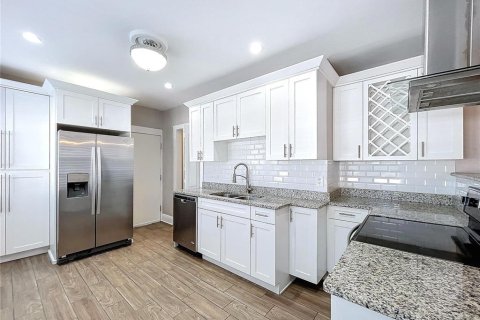 Casa en alquiler en Tampa, Florida, 2 dormitorios, 124.49 m2 № 1856628 - foto 19