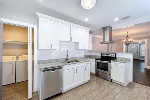 Casa en alquiler en Tampa, Florida, 2 dormitorios, 124.49 m2 № 1856628 - foto 16