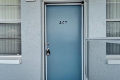 Condominio en venta en Saint Petersburg, Florida, 1 dormitorio, 86.4 m2 № 1796169 - foto 5
