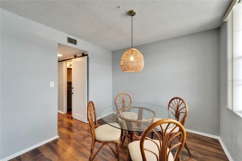Condominio en venta en Saint Petersburg, Florida, 1 dormitorio, 86.4 m2 № 1796169 - foto 16