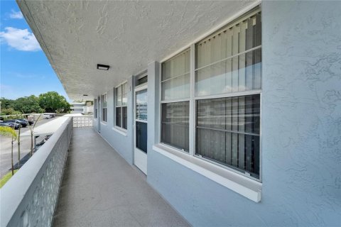 Condominio en venta en Saint Petersburg, Florida, 1 dormitorio, 86.4 m2 № 1796169 - foto 6