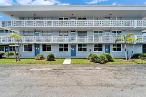 Condominio en venta en Saint Petersburg, Florida, 1 dormitorio, 86.4 m2 № 1796169 - foto 1