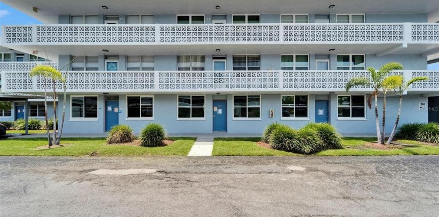 Condominio en Saint Petersburg, Florida, 1 dormitorio  № 1796169