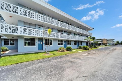 Condominio en venta en Saint Petersburg, Florida, 1 dormitorio, 86.4 m2 № 1796169 - foto 3