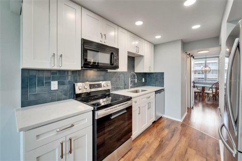 Condominio en venta en Saint Petersburg, Florida, 1 dormitorio, 86.4 m2 № 1796169 - foto 25