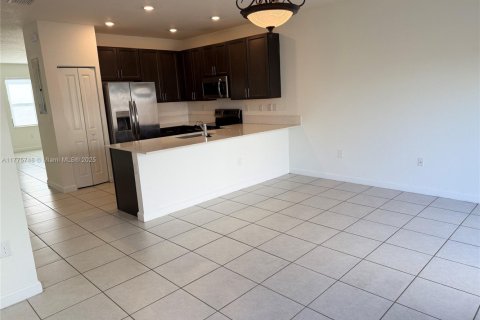 Casa en alquiler en Homestead, Florida, 3 dormitorios, 143.53 m2 № 1981397 - foto 17