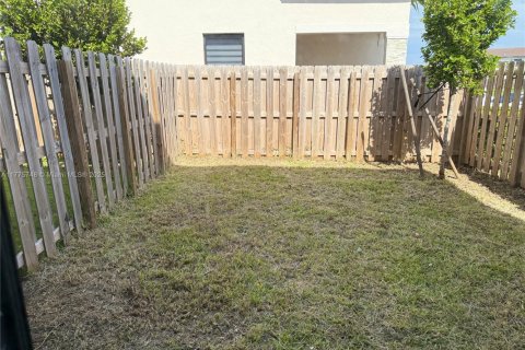 Casa en alquiler en Homestead, Florida, 3 dormitorios, 143.53 m2 № 1981397 - foto 16