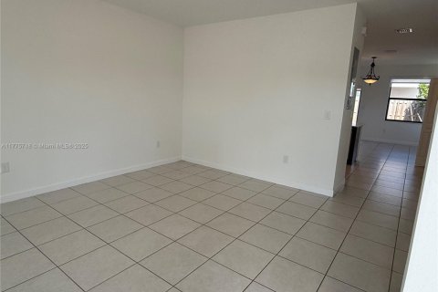 Casa en alquiler en Homestead, Florida, 3 dormitorios, 143.53 m2 № 1981397 - foto 24