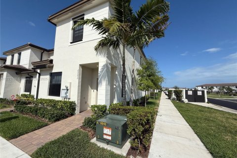 Casa en alquiler en Homestead, Florida, 3 dormitorios, 143.53 m2 № 1981397 - foto 2