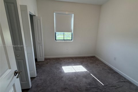 Casa en alquiler en Homestead, Florida, 3 dormitorios, 143.53 m2 № 1981397 - foto 6