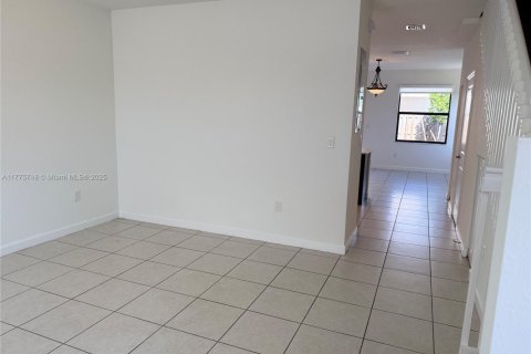 Casa en alquiler en Homestead, Florida, 3 dormitorios, 143.53 m2 № 1981397 - foto 15