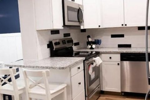 Townhouse in Titusville, Florida 2 bedrooms, 104.79 sq.m. № 1625817 - photo 6