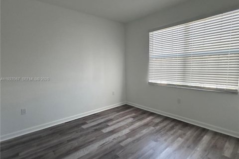 Townhouse in Port St. Lucie, Florida 3 bedrooms, 137.22 sq.m. № 1985972 - photo 11