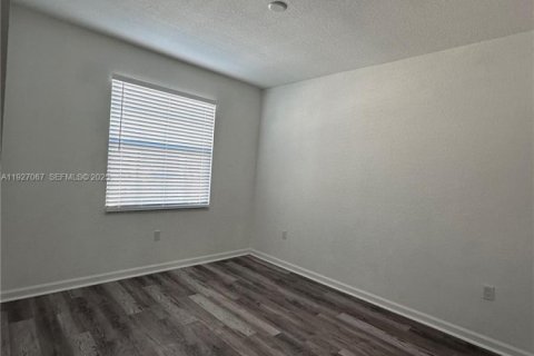 Townhouse in Port St. Lucie, Florida 3 bedrooms, 137.22 sq.m. № 1985972 - photo 12