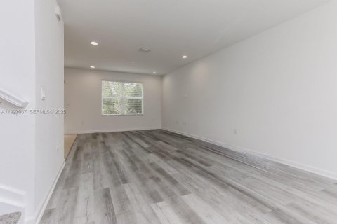 Townhouse in Port St. Lucie, Florida 3 bedrooms, 137.22 sq.m. № 1985972 - photo 3