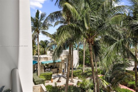Condo in Miami Beach, Florida, 1 bedroom  № 1741578 - photo 25