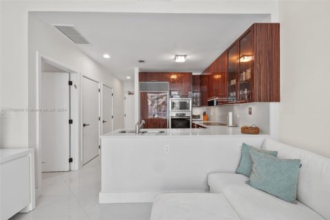 Condo in Miami Beach, Florida, 1 bedroom  № 1741578 - photo 10