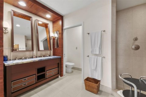 Condo in Miami Beach, Florida, 1 bedroom  № 1741578 - photo 18
