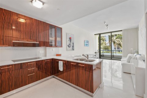 Condo in Miami Beach, Florida, 1 bedroom  № 1741578 - photo 9