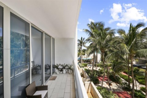 Condo in Miami Beach, Florida, 1 bedroom  № 1741578 - photo 16