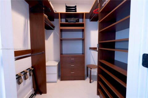 Condo in Miami Beach, Florida, 1 bedroom  № 1741578 - photo 22