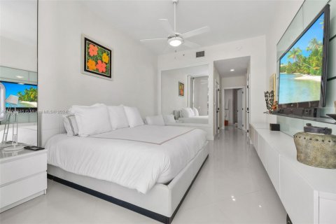 Condo in Miami Beach, Florida, 1 bedroom  № 1741578 - photo 13