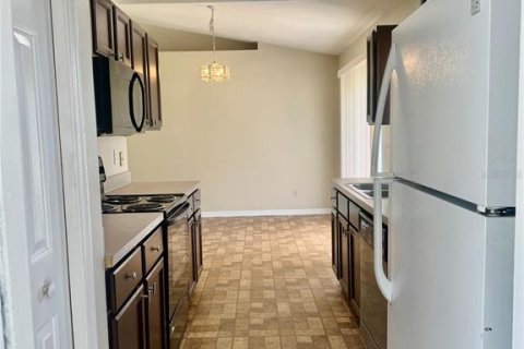 House in Kissimmee, Florida 3 bedrooms, 105.17 sq.m. № 2393946 - photo 10