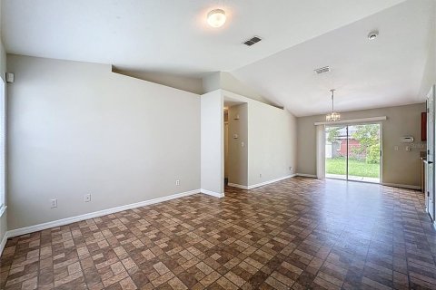 House in Kissimmee, Florida 3 bedrooms, 105.17 sq.m. № 2393946 - photo 11
