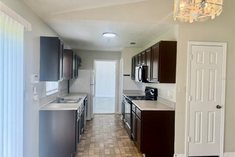 House in Kissimmee, Florida 3 bedrooms, 105.17 sq.m. № 2393946 - photo 13