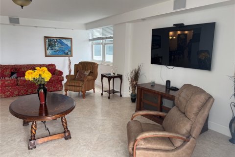 Condominio en venta en Hallandale Beach, Florida, 3 dormitorios, 172.43 m2 № 1836802 - foto 7