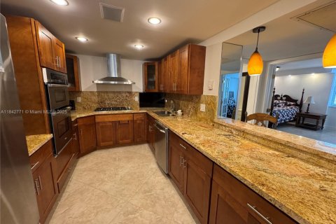 Condominio en venta en Hallandale Beach, Florida, 3 dormitorios, 172.43 m2 № 1836802 - foto 16