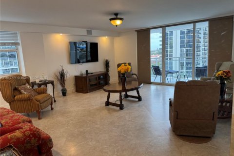 Condominio en venta en Hallandale Beach, Florida, 3 dormitorios, 172.43 m2 № 1836802 - foto 15