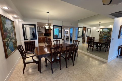 Condominio en venta en Hallandale Beach, Florida, 3 dormitorios, 172.43 m2 № 1836802 - foto 21