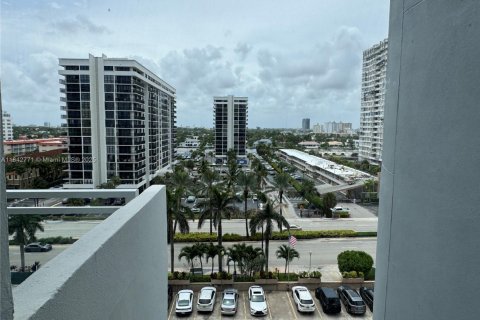 Condominio en venta en Hallandale Beach, Florida, 3 dormitorios, 172.43 m2 № 1836802 - foto 9