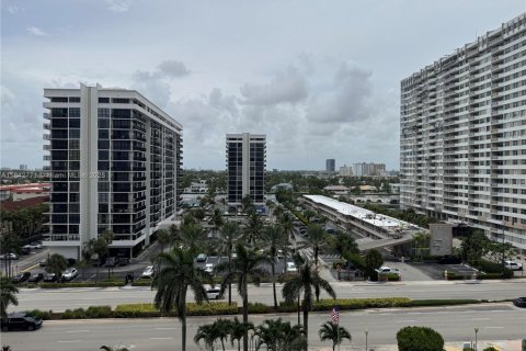 Condominio en venta en Hallandale Beach, Florida, 3 dormitorios, 172.43 m2 № 1836802 - foto 4