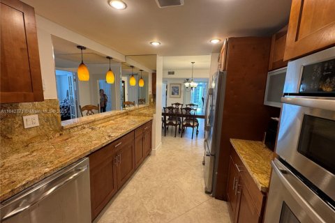 Condominio en venta en Hallandale Beach, Florida, 3 dormitorios, 172.43 m2 № 1836802 - foto 18