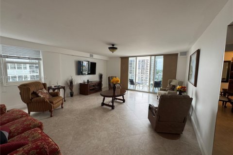 Condominio en venta en Hallandale Beach, Florida, 3 dormitorios, 172.43 m2 № 1836802 - foto 13