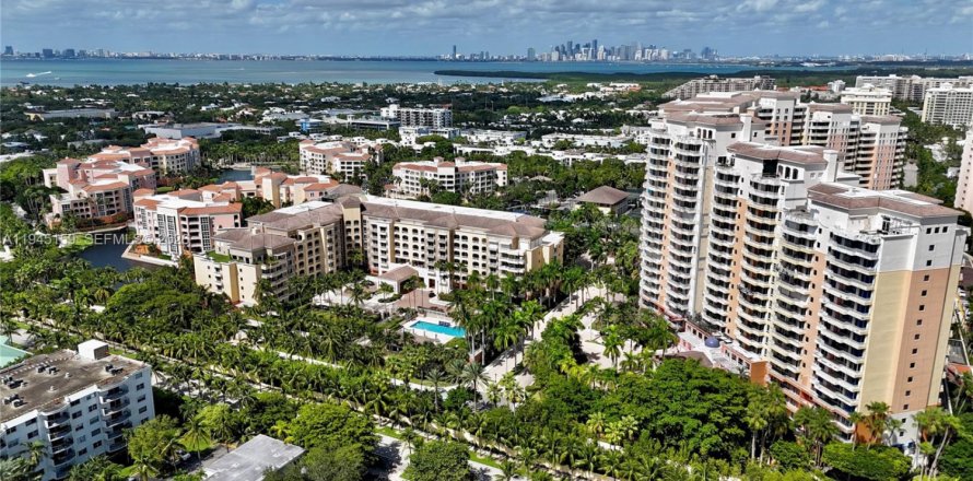 Condo in Key Biscayne, Florida, 3 bedrooms  № 2001516