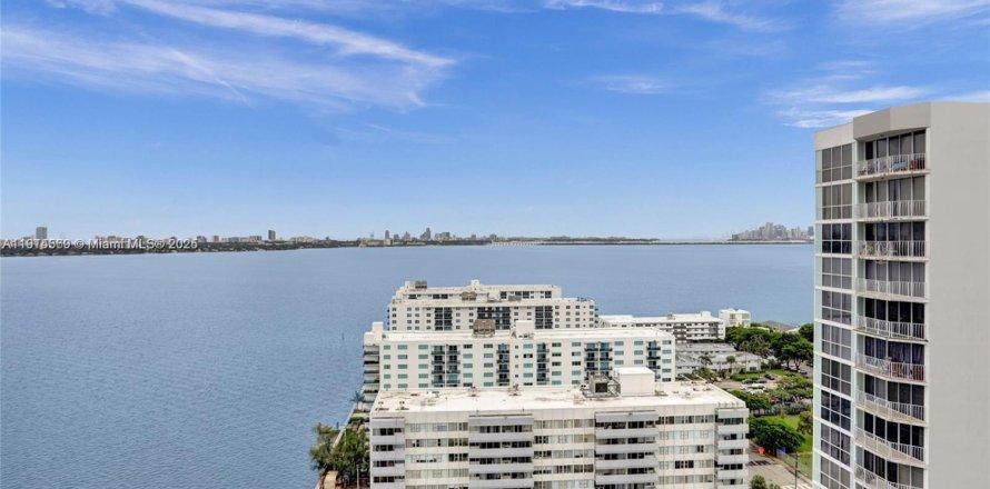 Condo in North Bay Village, Florida, 2 bedrooms  № 2015858