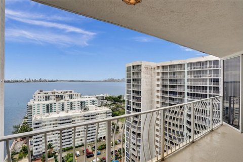 Condo in North Bay Village, Florida, 2 bedrooms  № 2015858 - photo 3
